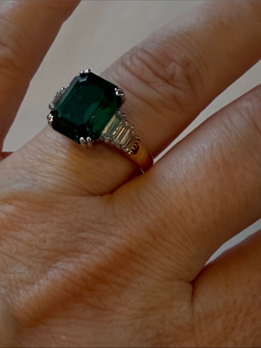 Emerald Green Centerstone Cocktail Ring in Silver-Tone Setting 18KGE size 9